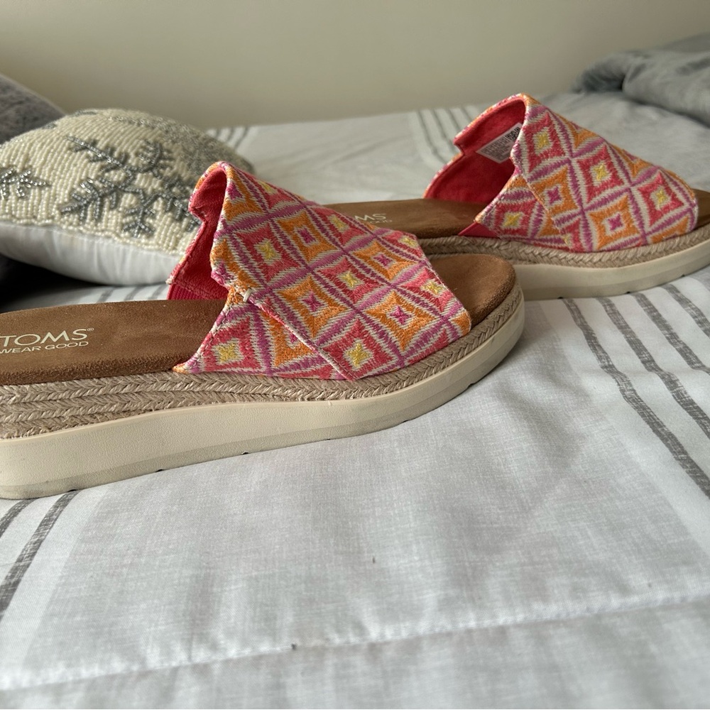 TOMS Vibrant Pink and Yellow Slide Sandals - Picture 3 of 4